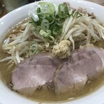 三ん寅 - 「味噌らーめん大盛」（1,400圓）
                                「もやし」（150圓）。