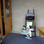 レストラン　リトルバード - 入口のひげのコック人形（は店にはいません）