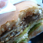 三瀬バーガー - 間にリンゴが・・・！