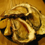 Yakiton Hinata - 生牡蠣。
