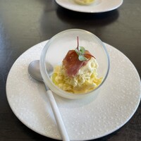 ビストロケンヂ - とうもろこしのアイス、生ハムの塩気も良い