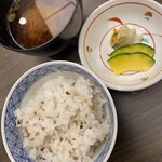 木曽路 - 赤だし、漬物、十六穀米（白米にも出来ます）