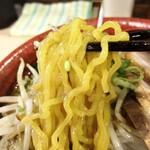 拉麺大公 - 特製ニンニク味噌(にんにく増し)、麺リフトアップ