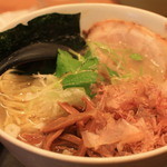 麺屋 燕 - 和風塩ラーメン(大盛り・チャーシュートッピング)