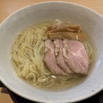 とろこく味噌らーめん みそや源兵衛 - 鰹出汁に浸った麺