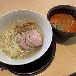 とろこく味噌らーめん みそや源兵衛 - 具材はチャーシュー3枚とメンマ
