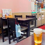 味楽 - 厨房に近い、四人掛けテーブル。