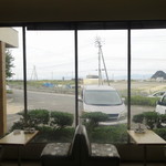 臍島 - ガラス越しの臍島