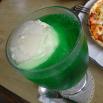 臍島 - クリームソーダー400円