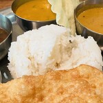 三燈舎 - バスマティライス。