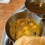 三燈舎 - サンバル。