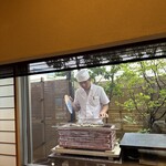 柚木元 - 鰻焼き中
