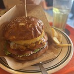 ブギーズ - パイナップルハンバーガー
