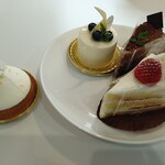 PATISSERIE AMANDINE - ケーキ4つ