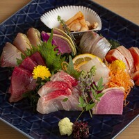  刺身盛り合わせ