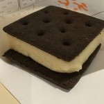 六花亭 小樽運河店 - 雪こんチーズ（アップ）