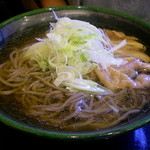 桃山 - 冷たい肉そば　塩味が強い薄味