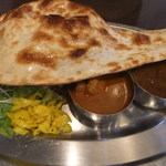 サラダ＆ペア(1,080円)※マトンカレーとチキンカレー