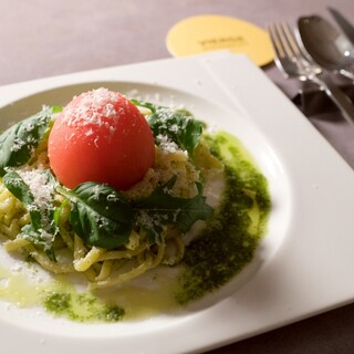 こだわりの旬野菜をふんだんに使ったフレンチをコースで堪能