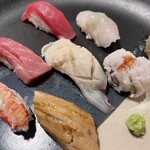 京極寿司 - まぐろ赤身、鯒、まぐろ中トロ、ホッキ貝、鱧、毛蟹、煮穴子