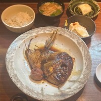 ろっこん - 煮魚御膳(1,500円)
                    手作り豆腐･お造り小鉢
                    ご飯(お代わり自由)･漬物･味噌汁付き