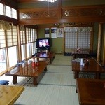 手打ち大石田そば　きよ - 3間ぶち抜きの席