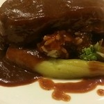 フランス田舎料理の店 ビストロ ベズ - 牛タンの赤ワイン煮込み