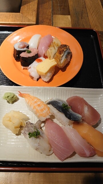 Mawaranai Kaiten Zushi Kinga - Osaka Umeda/Sushi | Tabelog