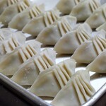 ギョーザ専門店 黒兵衛 - 美しすぎる包み方