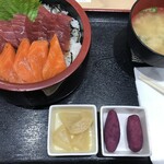 でか盛り海鮮問屋 - 