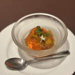 トラットリアイタリア - 赤パプリカのムースとコンソメジュレ うにとイクラを添えて