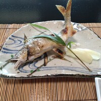 古串屋 - 天然鮎、椹野川産とのこと此処は鮎が上手だ。兄弟其々が自分の食した絶品鮎の記憶を披露。老生は津和野近辺で数十年前いただいた若鮎の背越し話を披露