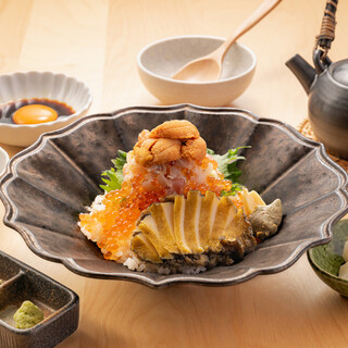 海宝丼松（雲丹と鮑といくら盛り）