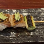 焼き鳥アポロ - フリソデ。香ばしい皮パリと肉汁がジュッ