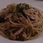 ワイン食堂 イナセヤ キッチン - きのこのオイルパスタ