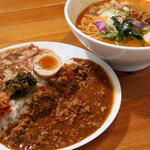 頂マーラータン - ルーローカレー、担々麺