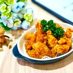 猫ダイニングＡ・caT - 「クリスピー鶏軟骨」少し多めにジューシーなハラミ膜を残したコリコリ食感の鶏軟骨