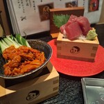 でんすけ商店 - 料理写真:「県産まぐろぶつ刺し」&「つぶ貝チャンジャ」