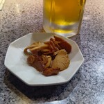 鳥 - 付出し120円、自家製鶏チャーシュー切落し