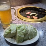 鳥 - キャベツ山盛1人前は焼肉頼むとサービス
