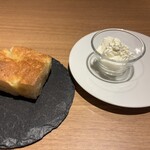 楽食倶楽部 裏小路牛肉店 - ポカッチャ　トリフのクリームチーズ