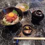 味の原価屋 - 料理写真:本まぐろユッケ丼1350円