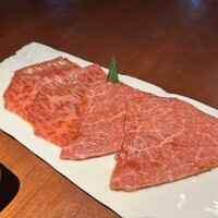 蕃 YORONIKU - シルクロースとシャトーブリアン