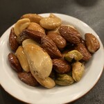 スモークアンドスミビ 102 - ナッツの燻製