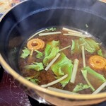 割烹料理 福やす - 巻麩と水菜の赤だし