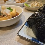 大衆焼鳥 日吉丸 - おにぎり おかか入り