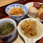 割烹料理 福やす - 切り干し大根、そうめん南瓜と海苔の酢の物、マグロ？の南蛮酢