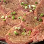 近江牛ホルモン いるもん - タン