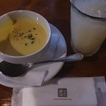 マザームーンカフェ - スペシャルランチのスープとドリンク