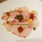 俺の割烹 博多 中洲 - 天然鯛昆布〆キャビアのせ